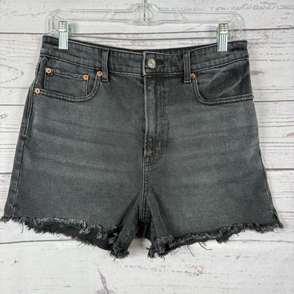American Eagle Outfitters Pants - American Eagle Womens Short Size 8 frayed hem